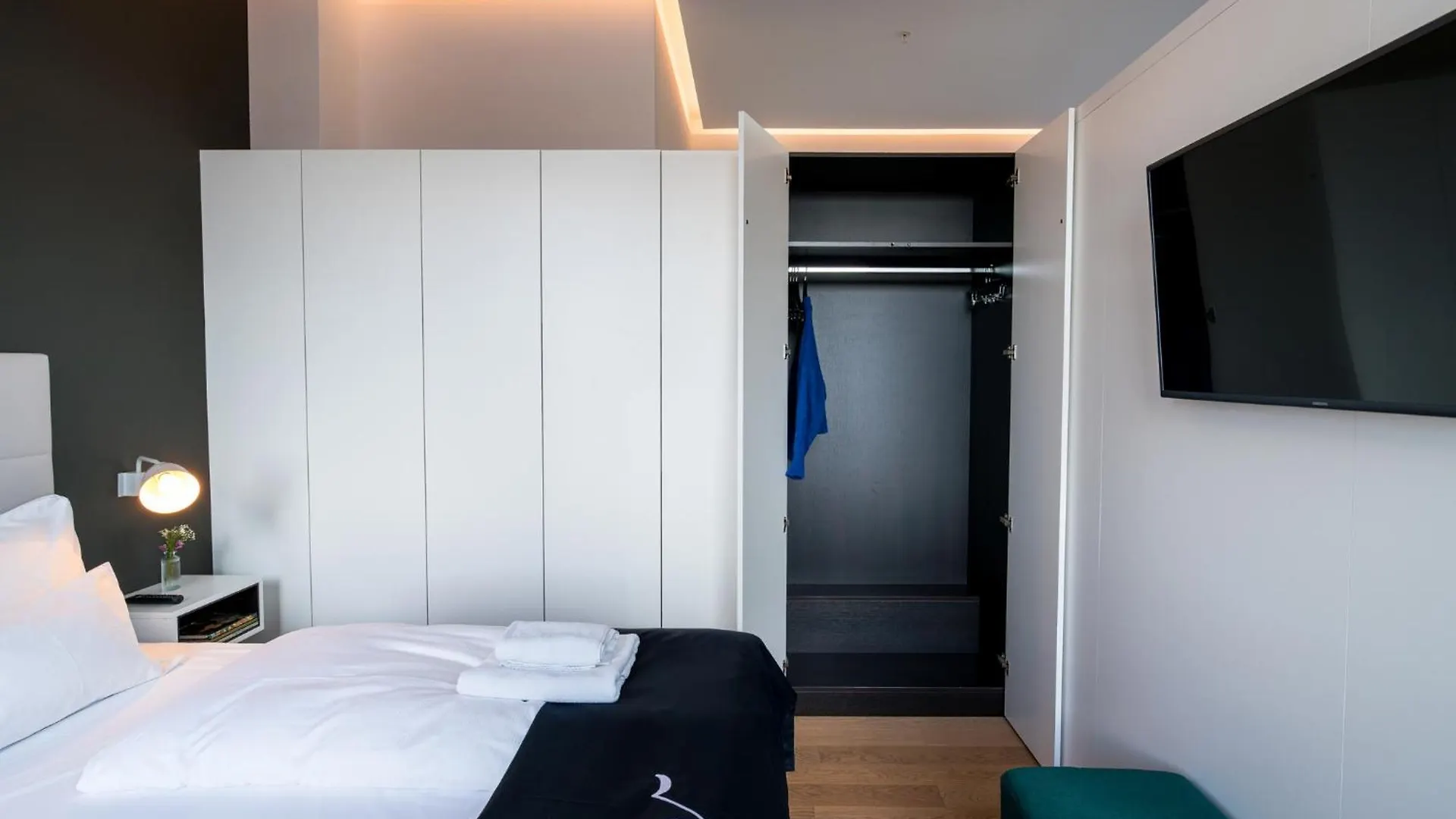 Vienna Residence, Philips Haus - Europlaza