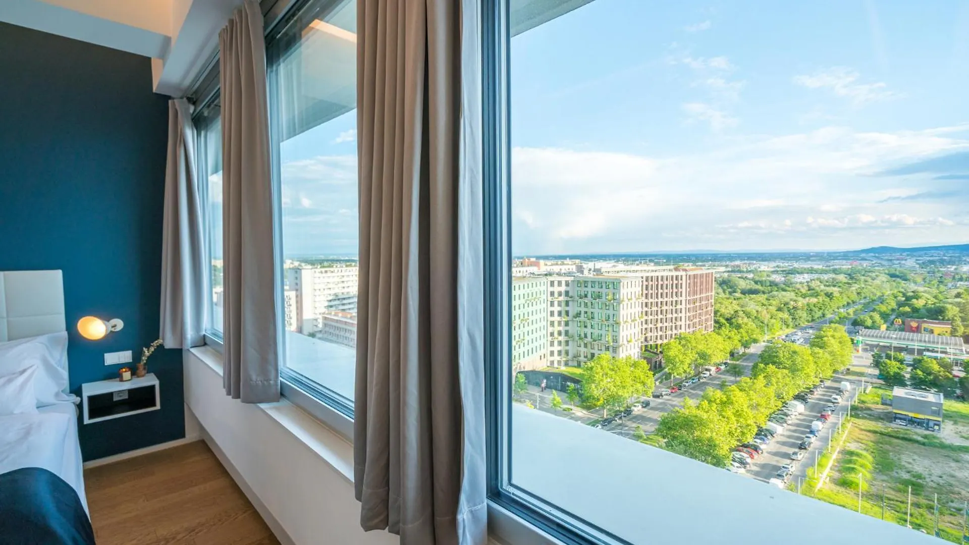 Vienna Residence, Philips Haus - Europlaza